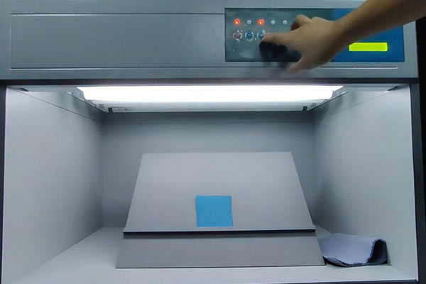 光源光照度与光通量、光强度什么关系？